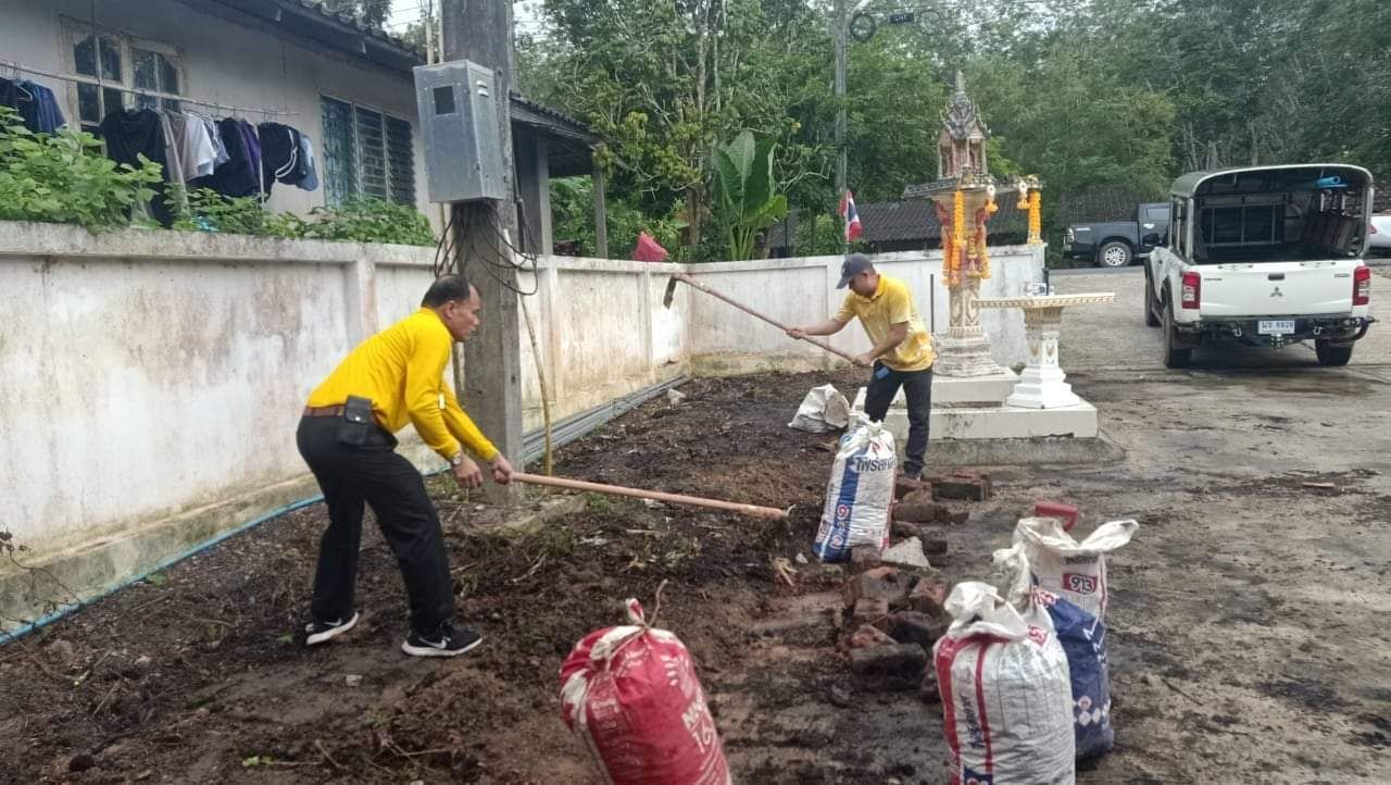 📢📢📢📢วันที่4 พฤศจิกายน 2567 นำโดย ท่านนายก
สุพจน์ พลการ  นายก อบต. ว่าที่ร้อยตรี ประพันธ์ เพ็งเจริญ ปลัด อบต.  คณะผู้บริหาร สมาชิก  พนักงาน ลูกจ้าง พนักงานจ้าง อบต.บ้านนิคม. ร่วมกิจกรรมจิตอาสาพัฒนาสำนักงาน เพื่อความสะอาดเป็นระเบียบเรียบร้อย มีความพร้อมในการให้บริการประชาชน และเกิดสภาวะแวดล้อมที่ดีในการทำงาน