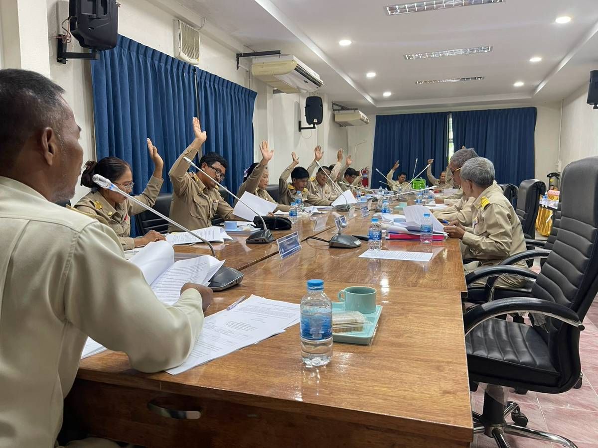 คณะผู้บริหาร สมาชิก องค์การบริหารส่วนตำบลบ้านนิคม ร่วมประชุมสภาองค์การบริหารส่วนตำบลบ้านนิคม สมัยสามัญ สมัยที่ 3 ㅤㅤครั้งที่ 2 /2569 ณ ห้องประชุมองค์การบริหารส่วนตำบลบ้านนิคม 🙏🙏